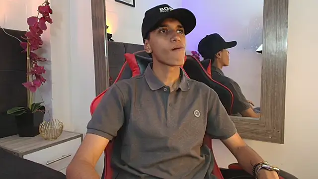 Chat XXX ao vivo de Alan_Colthon