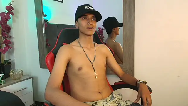 Alan_Colthon Show in webcam