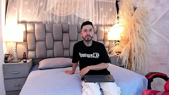 StevenAndLaura webcam show