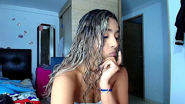 Sala de chat en directo de collins_megan96