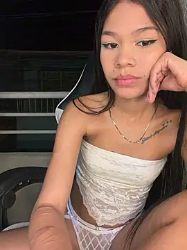 Angela_Start's Live Chat Room