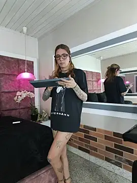 JessieGarvet19 Show Webcam