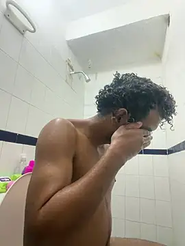 Show modela maicktentacionxxx na web-kameri