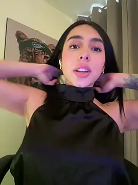 IsabellaNoir_ Show in webcam