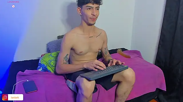 _IanLark's Webcam Show