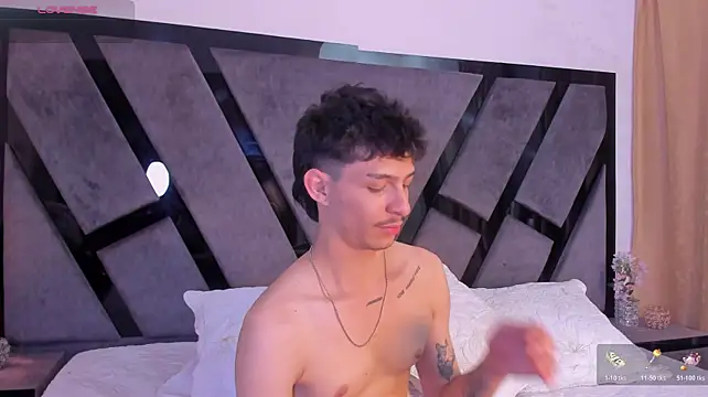 Show modela _IanLark na web-kameri