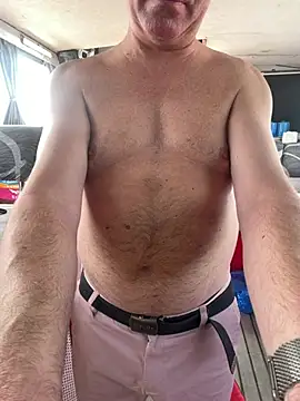dadbod21 webcam show