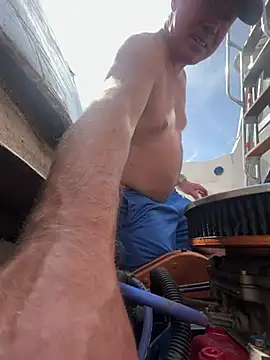 dadbod21: διαδικτυακό σόου στην κάμερα