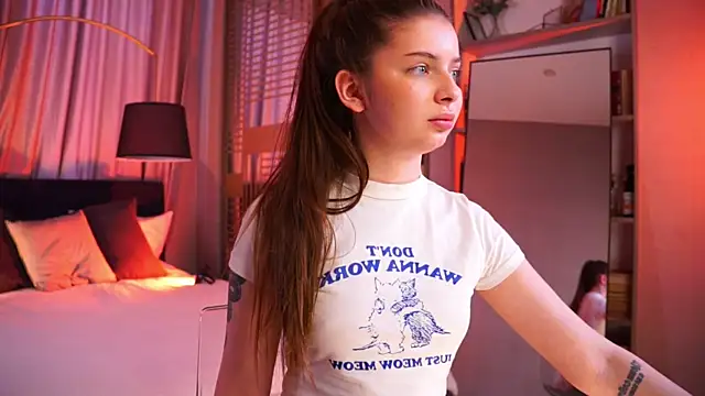 EvaBloommのライブXXXチャット