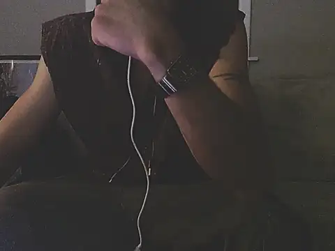 studlyhardwoodd: διαδικτυακό σόου στην κάμερα