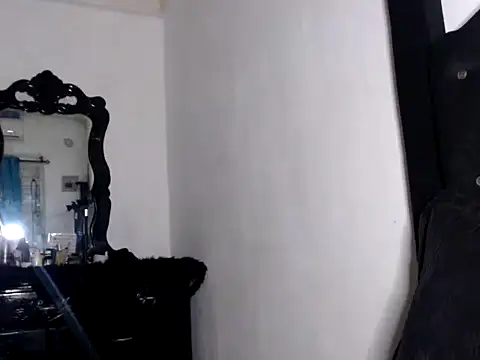Cattaleen's Live XXX Chat
