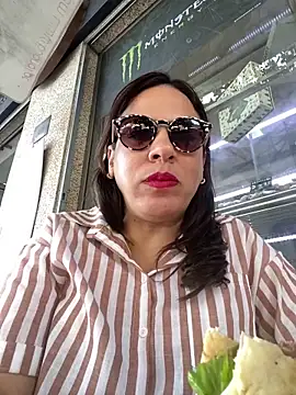 Stherphaniee Live Chatraum