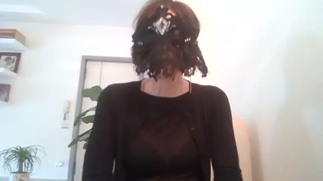 HelenTiAscolta's Live XXX Chat