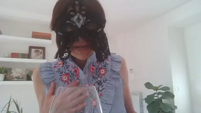 Chat XXX en directo de HelenTiAscolta