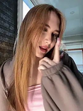 Show modela MarlboroWeb na web-kameri