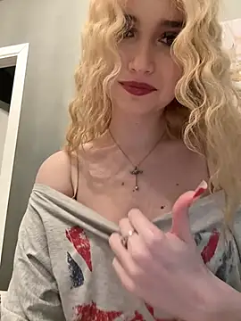 MarlboroWeb's Live XXX Chat