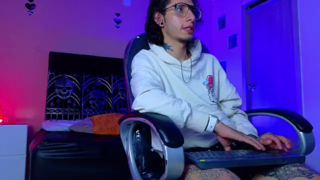 Webkamerová show Vergil_Noir_