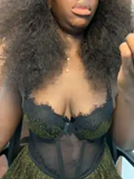 Leylabelle26 Show Webcam