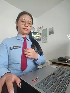 Queen_linda1's Live XXX Chat