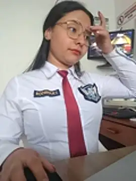 Show modela Queen_linda1 na web-kameri