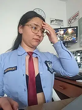 Queen_linda1: διαδικτυακό σόου στην κάμερα