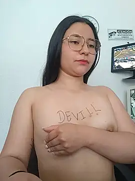 Queen_linda1 Show in webcam
