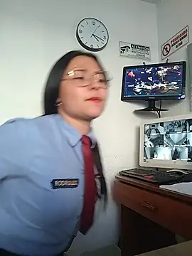 Pertunjukan Kamera Web Queen_linda1