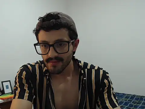 CuriousTomX's Webcam Show