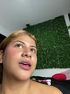 ValentinaLux_Oficiall 网络视讯表演