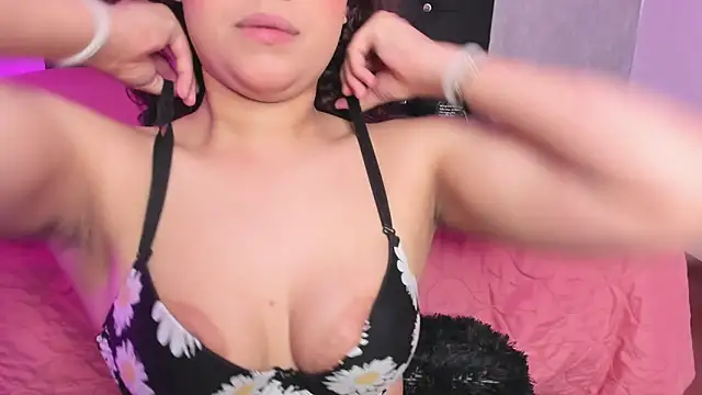 Chat XXX en directo de curly_babe