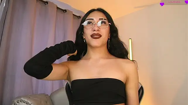 Show modela Velvet_Raze na web-kameri
