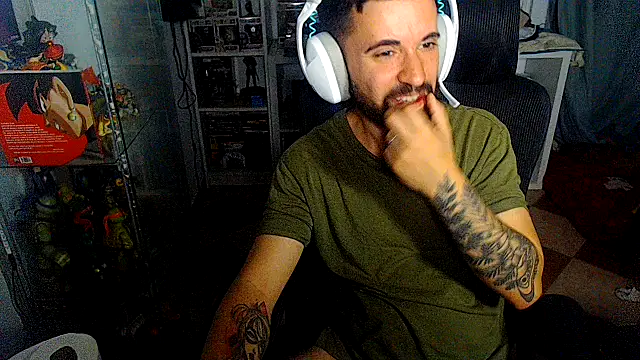 chiquitoconsecreto's Webcam Show