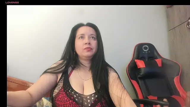 cami_hot_tits élő XXX-chatje