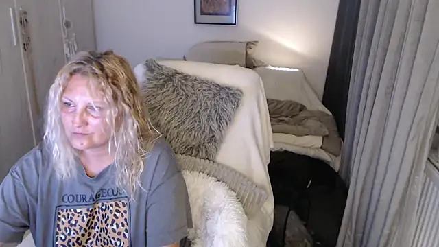 Živý XXX chat Divineblond