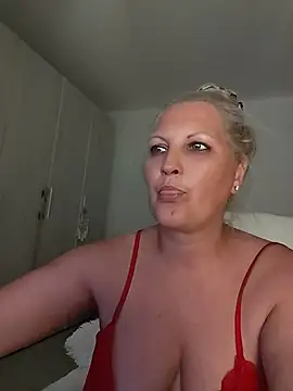 Divineblond's Live XXX Chat