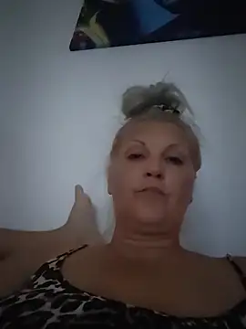Divineblond Webcam Show