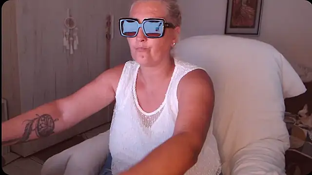 Divineblond: απευθείας συνομιλία ΧΧΧ