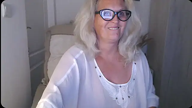 Živý XXX chat Divineblond