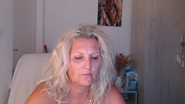 Divineblond Live XXX-chat