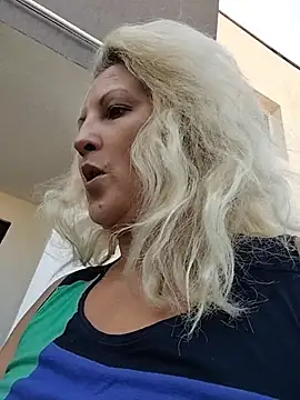 Divineblond's Webcam Show