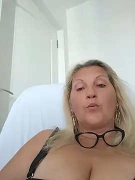 Sembang XXX Secara Langsung Divineblond