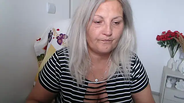 Divineblond – Naživo XXX chat