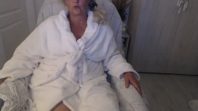 Divineblond: απευθείας συνομιλία ΧΧΧ