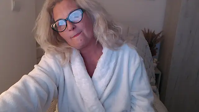 Chat +18 de Divineblond ao vivo