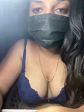 הופעת וובקאם של Ananyaa_21