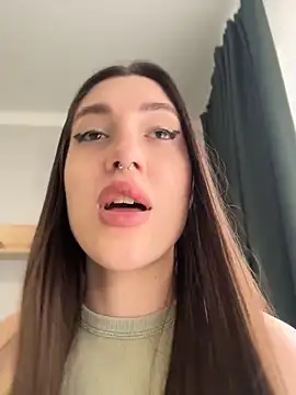 BOOMFOXY Adlı Modelin Canlı XXX Sohbeti