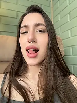BOOMFOXY Adlı Modelin Canlı XXX Sohbeti