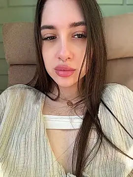 BOOMFOXY লাইভ চ্যাট রুম