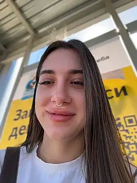 BOOMFOXY Adlı Modelin Canlı XXX Sohbeti