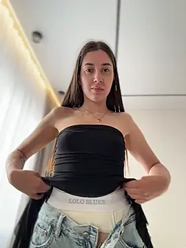 BOOMFOXY's Live XXX Chat